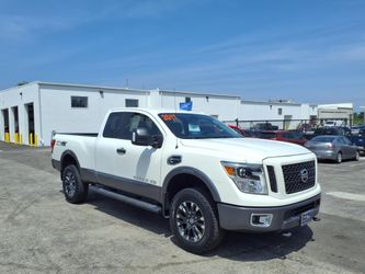 2017 Nissan TITAN XD