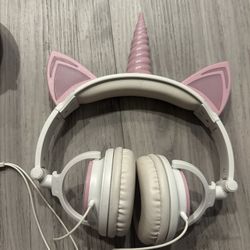 grils ear phones and blue tooth speakers 