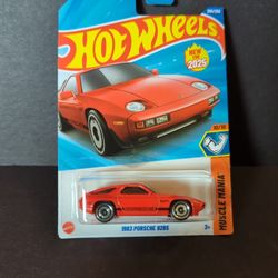 Hot Wheels Muscle Mania 1983 Porsche 928s 