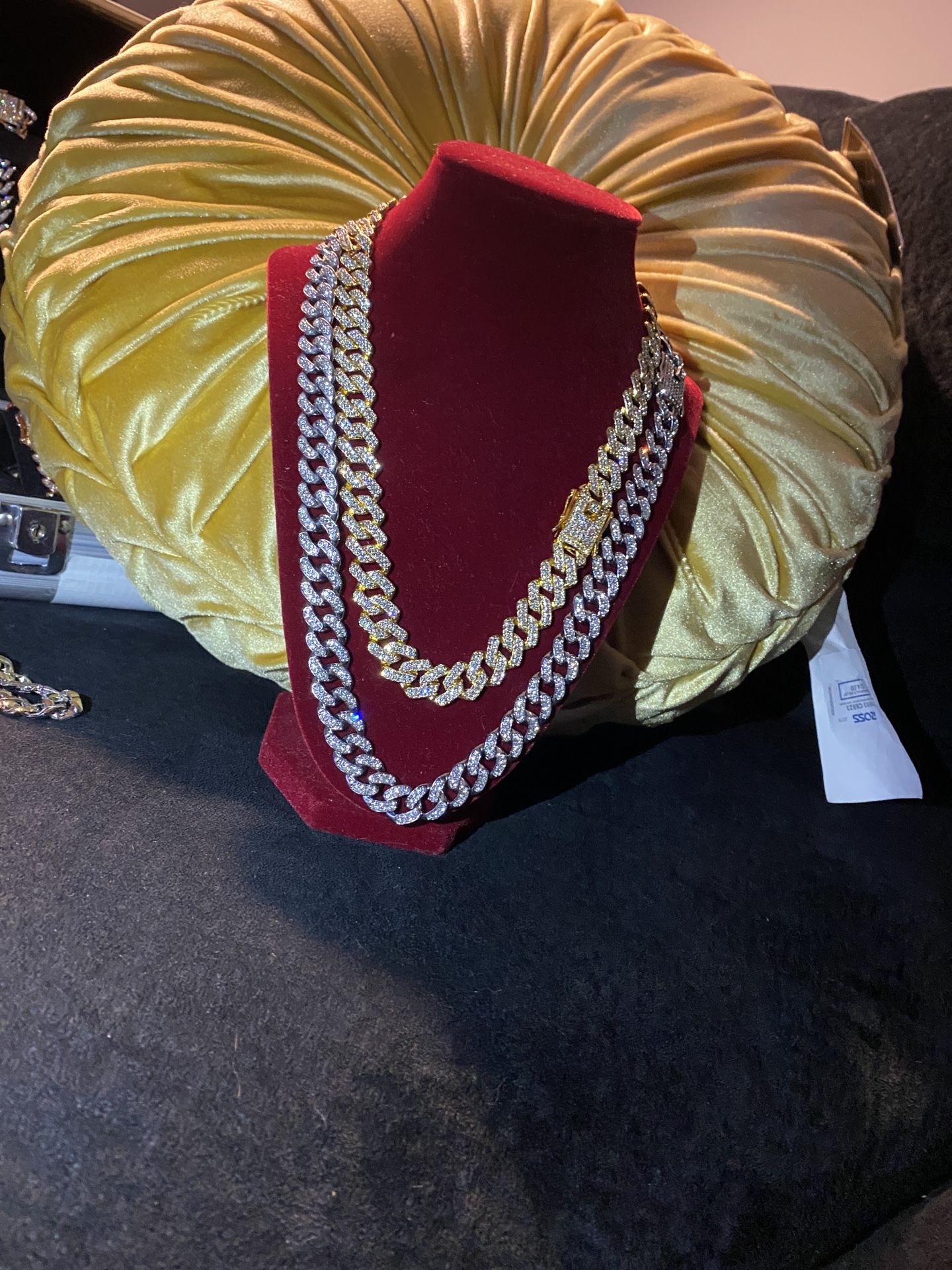 Lab Pieces Italy 20” And 24” Yellow And White