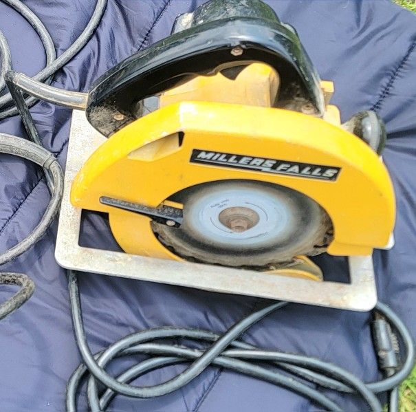 INGERSOLL-RAND Millers Falls Heavy Duty 7 1/4 Circular Saw