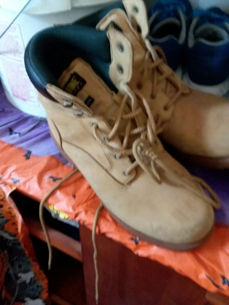 Wolverine work boots size 10 and 1/2 great condition have lots of life left