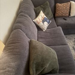 Sectional Couch Like New !!