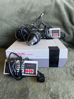 Nintendo Entertainment System NES Console with Controllers