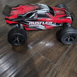 Traxxas Rustler 
