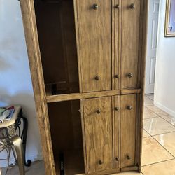 Wooden 8 Drawer Dresser