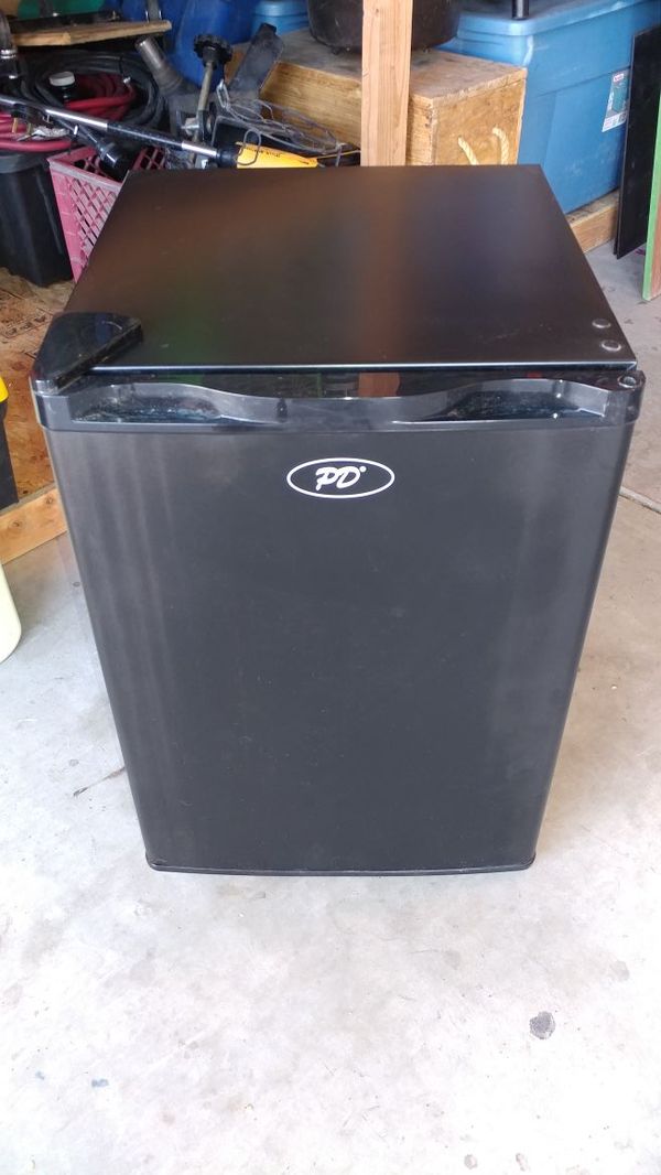 Refrigerators Mini Dorm 2 6 Cu Ft Black Pd Pummell Drive Bc 70e Nf For Sale In Surprise Az Offerup