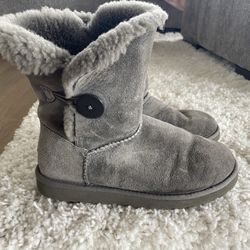 UGG  Bailey Button Boots
