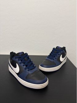 Nike Court Borough Low 2 (Size 6.0Y)