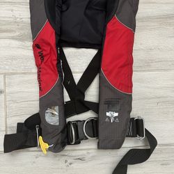 West Marine Automatic Inflatable Life Jacket – Offshore A-33 – Like New