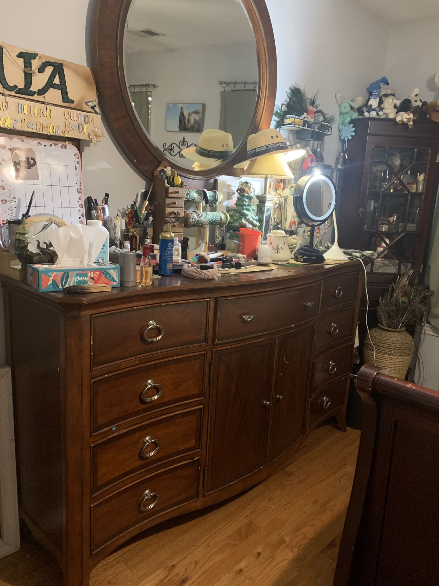 Bed,dresser And Mirror