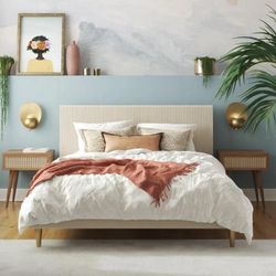 Queen bed frame + Mattress - like new 