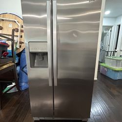 Whirlpool Refrigerator 