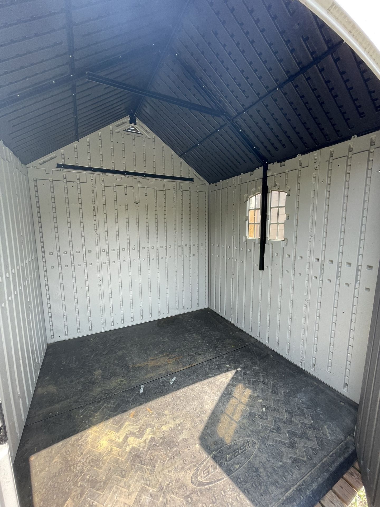 Suncast 7x7 ft. Resin Storage Shed with Floor for Sale in Lake Stevens