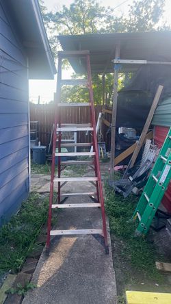 Fiberglass ladder