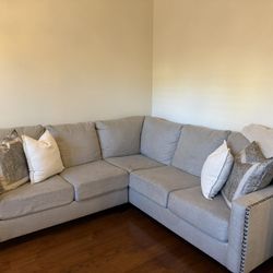 Sectional Sofa/couch 