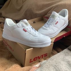 Women’s White Sneakers Sz 8