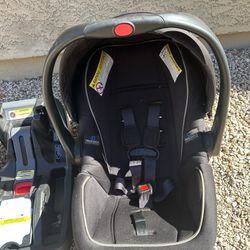 Graco Snugride Snuglock 35LX infant car seat