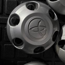 Toyota tacoma / tundra wheel center cap

Price $50 set of 4
Info (contact info removed) 