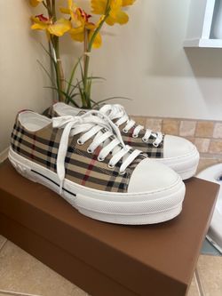Burberry converse 1:1 Very good quality
