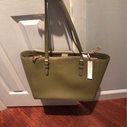Marc Jacobs Leather Tote NWT.