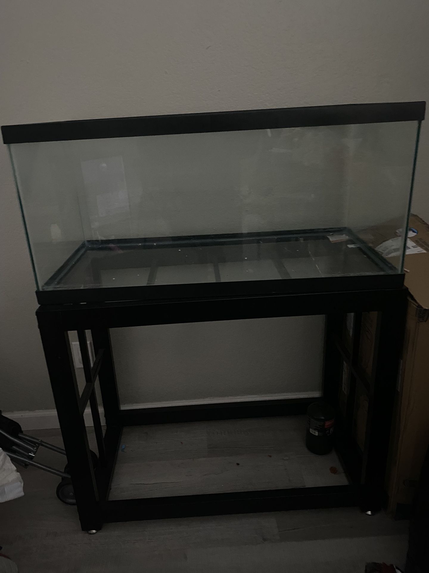 Fish tank + stand 