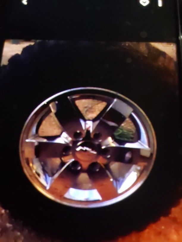 17 Inch Chrome 6 Lug Chevy Rims With Mud Terrain Tires 285/70/17