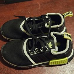 Boys Adidas NMD R1 black trainers 
Size 1.5