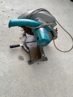 Makita Saw Machine