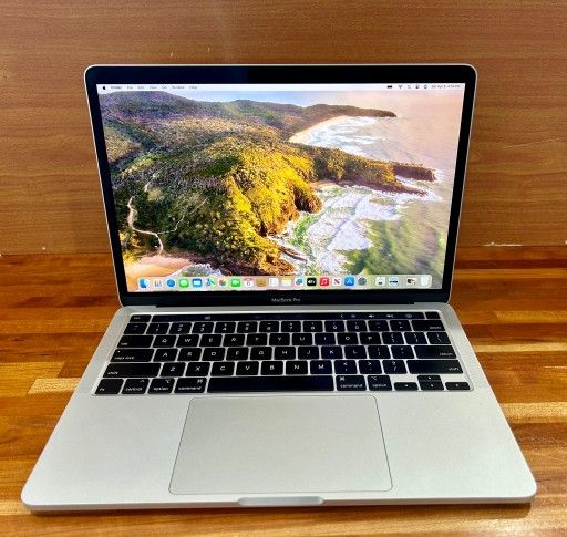 Apple MacBook Pro 13” 2020 2Ghz i5 16GB RAM 1TB SSD Fully Functional!!