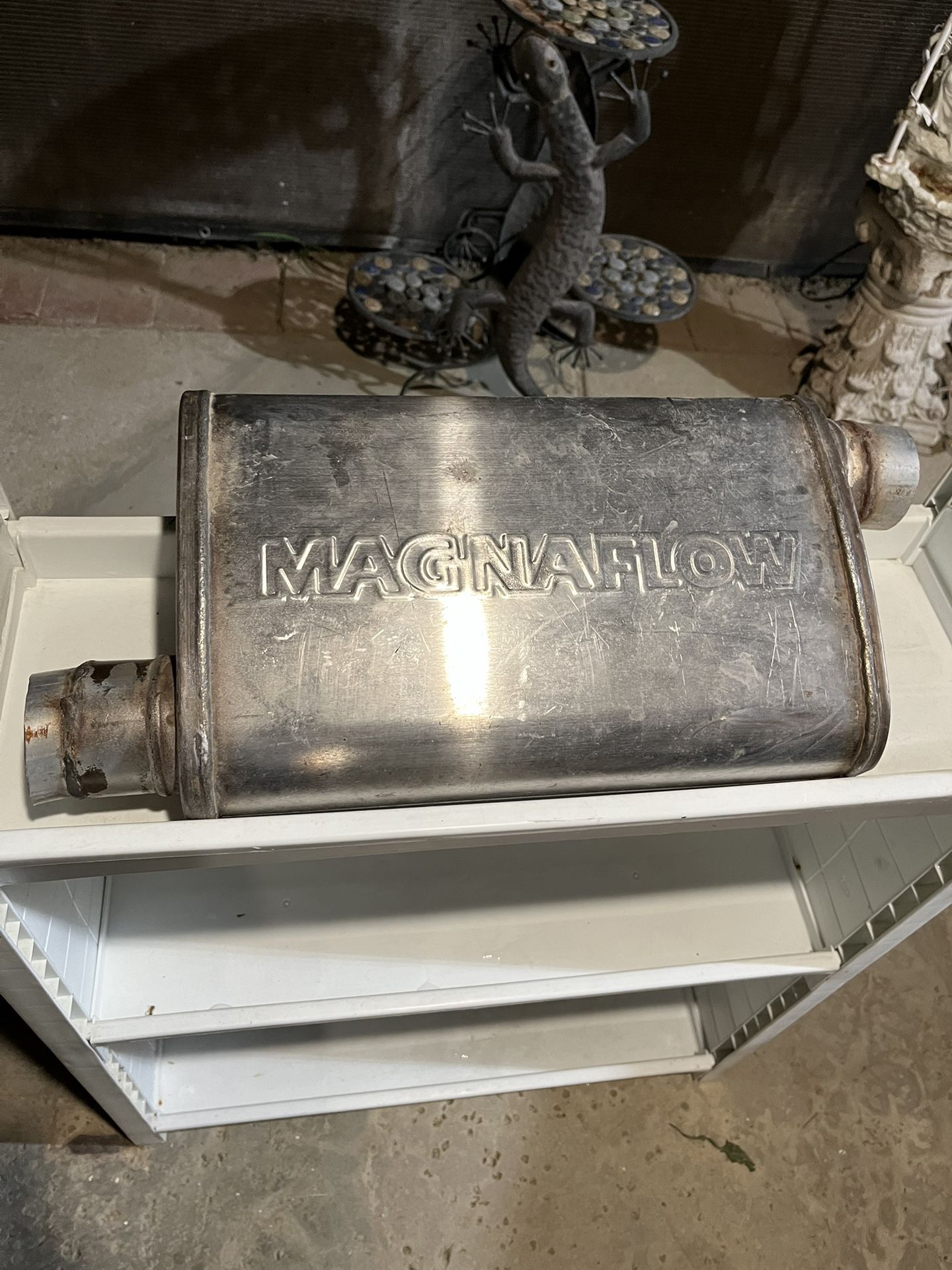 MAGNAFLOW MUFFLER