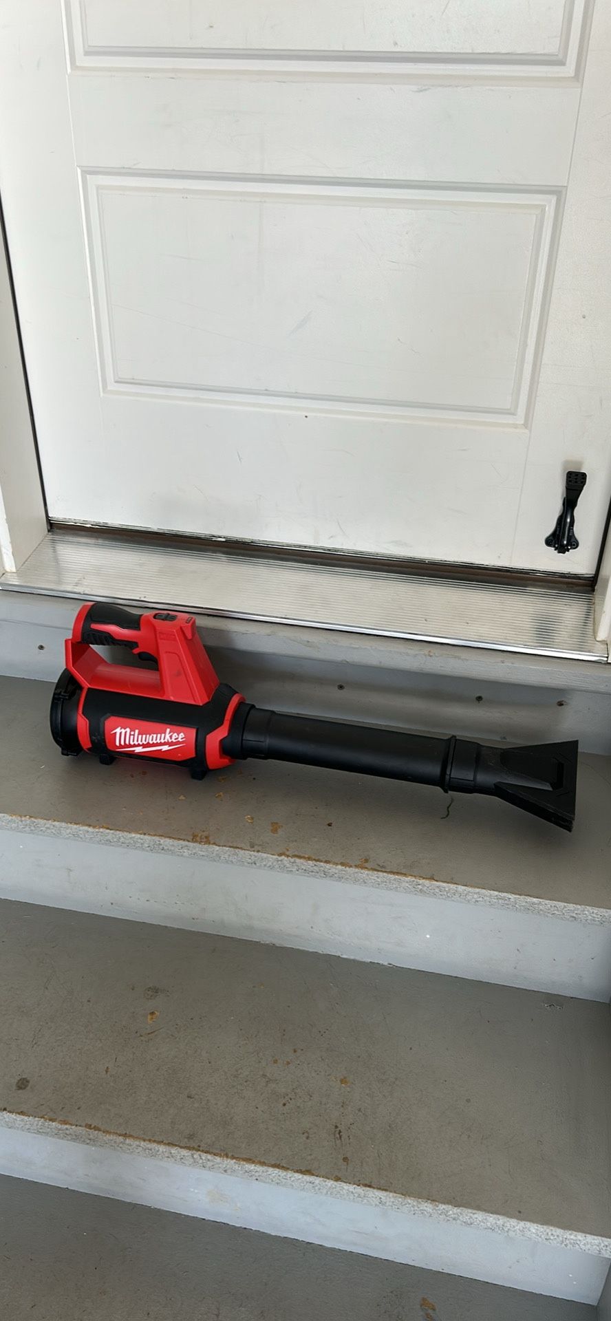 Milwaukee blower