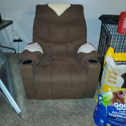 Recliner Automatic Lift And Recline Great Condition Also Has USB Charging Port And Massages Too