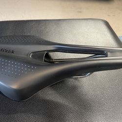 Fizik Tempo Argo R3 Road Bike Saddle