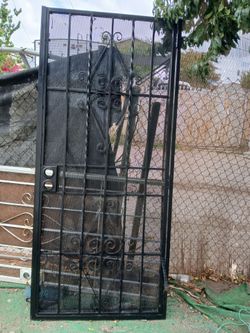 Puerta de metal