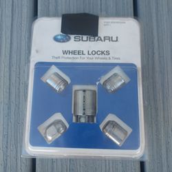 Full set of subaru lock lug nuts