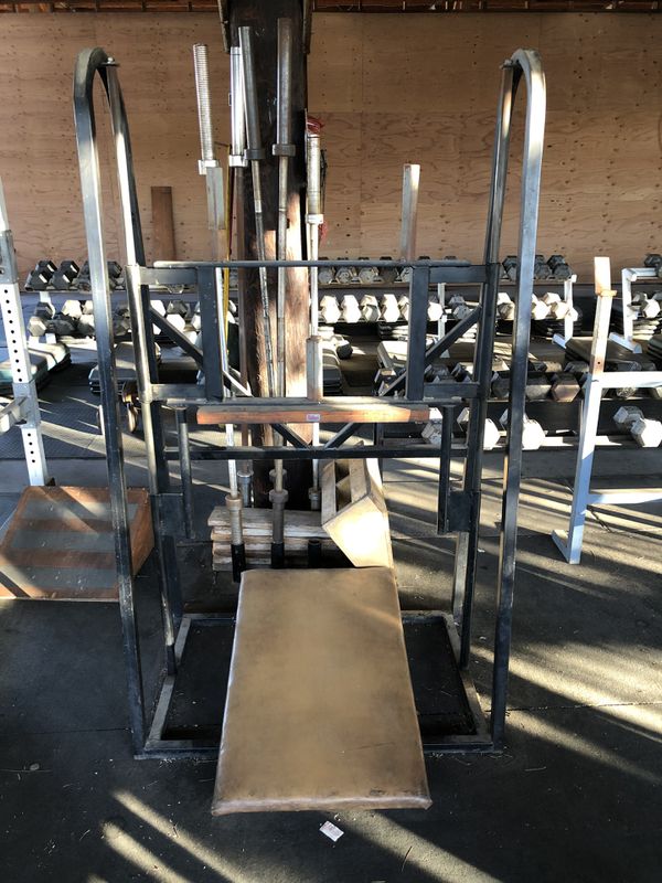 Giant Vertical Leg Press Machine for Sale in Phoenix, AZ OfferUp