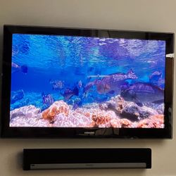 Samsung Plasma 55” Tv And Wall Mount