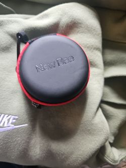 New Bee Earphone Carrying Case