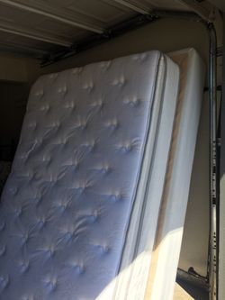 Queen size matrees boxprin