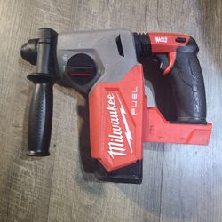 Milwaukee
M18 FUEL 18V Lithium-Ion Brushless Cordless 1 in. SDS-Plus Rotary Hammer (Tool-Only)