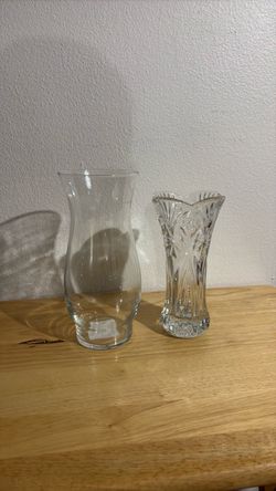 Set of 2 Clear Glass Vases