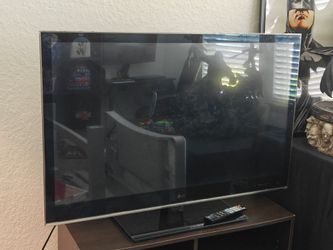 LG tv with controller