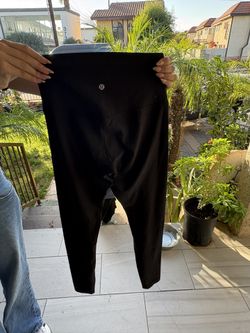 Lululemon Capri Leggings Size 6