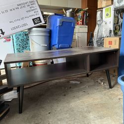 FREE COFFEE TABLE