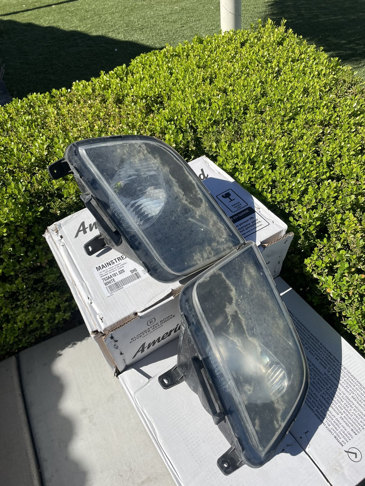 2005 Ford Mustang Convertible Headlights