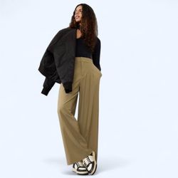 Athleta Women’s Size 4 Tan Khaki “Olive Branch” Pinnacle Trouser Wide Leg Pants