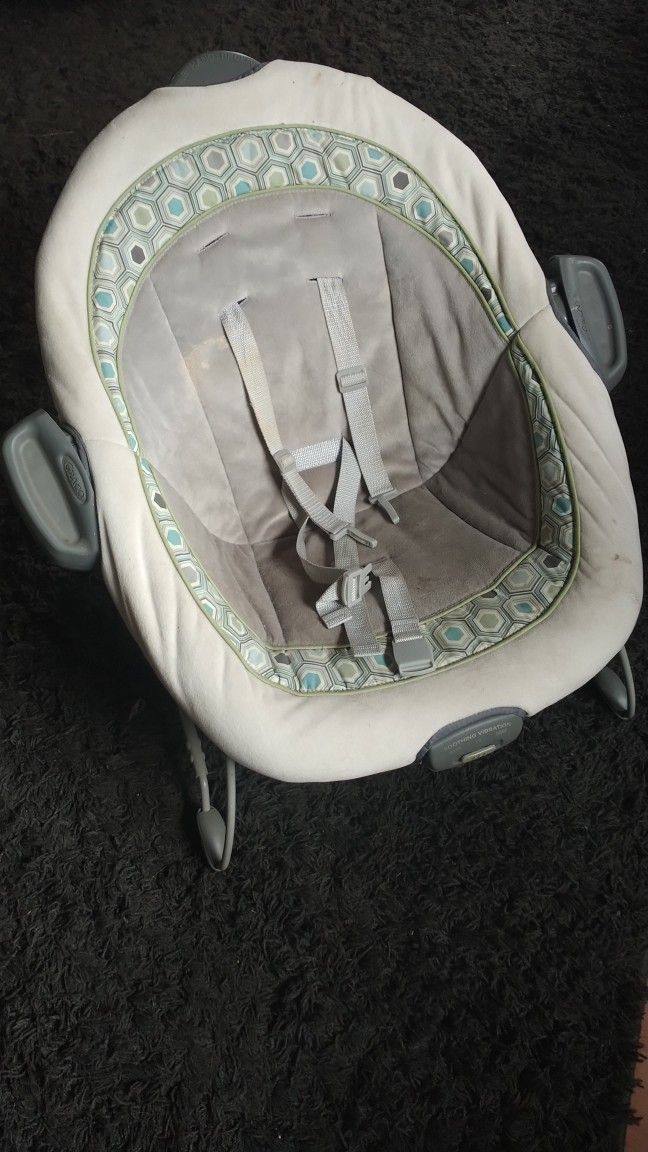 Bouncy Baby Seat W/ Vibrations