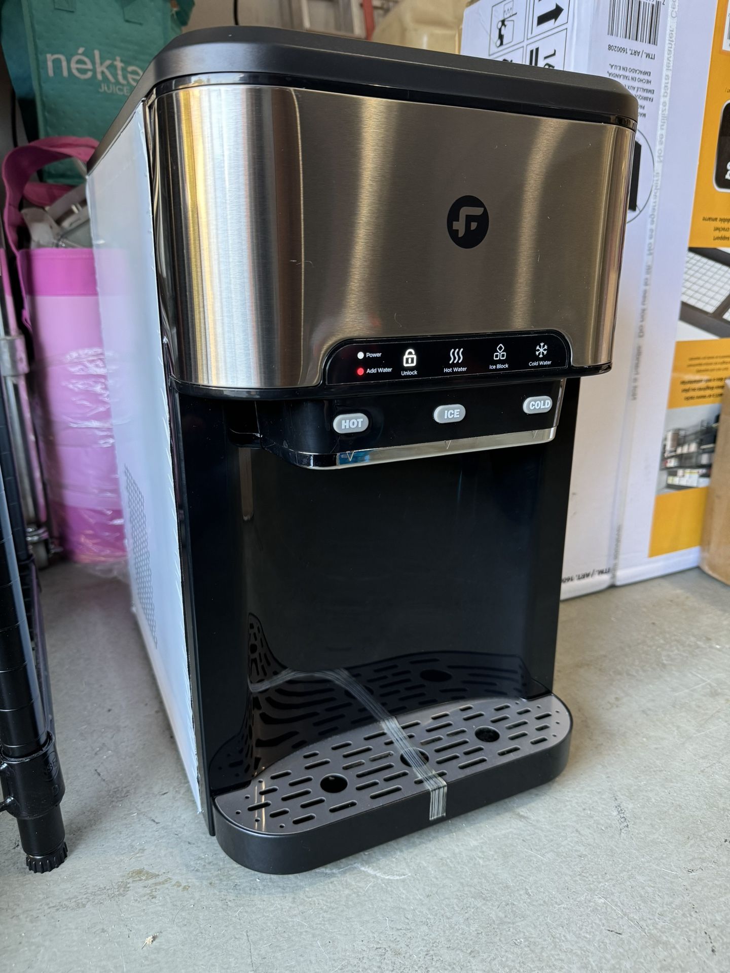 3-in-1 Water & Ice Dispenser