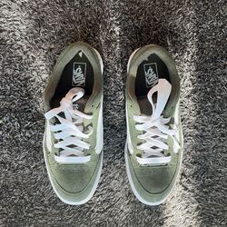 Van’s Jr Shoe Size 5.5